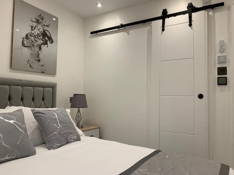 Apartment C, A One Bedroom Flat In South London Carshalton Exterior photo